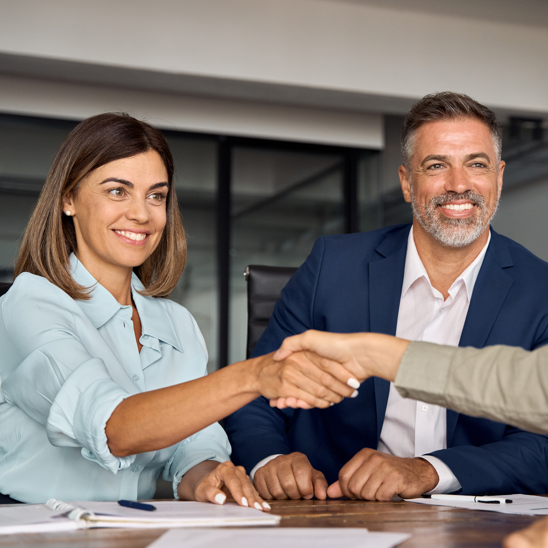 Ein Mann und eine Frau bei einem Beratungsgespräch