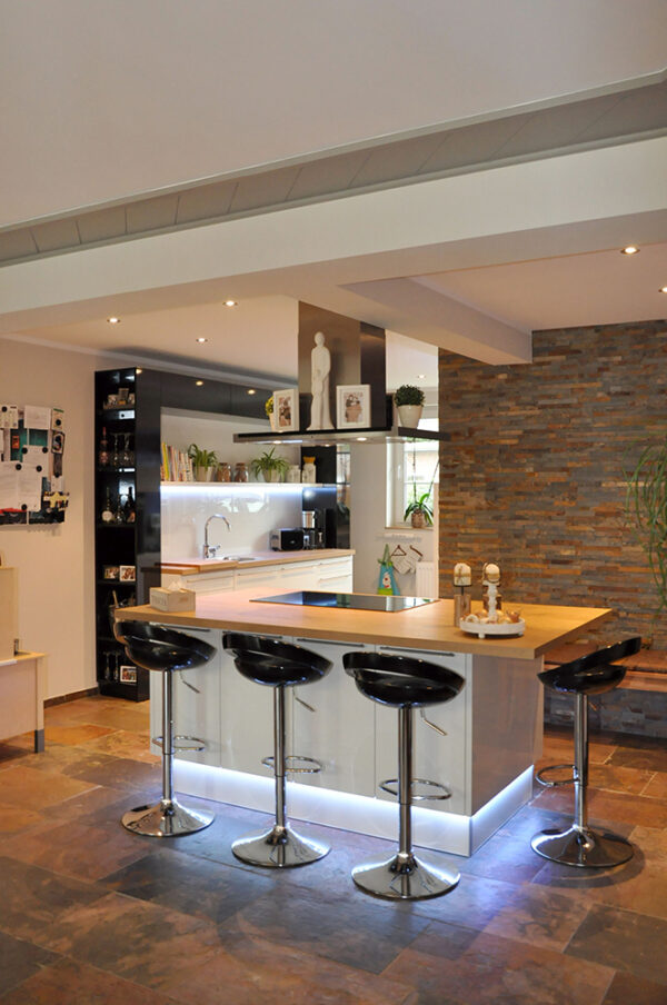 Moderne Designküche in Winnekendonk von Küchen Rennings