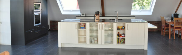 Moderne Designküche in Issum von Küchen Rennings